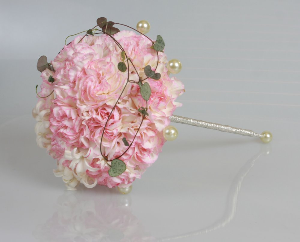 Букет из гвоздик и гиацинтов 