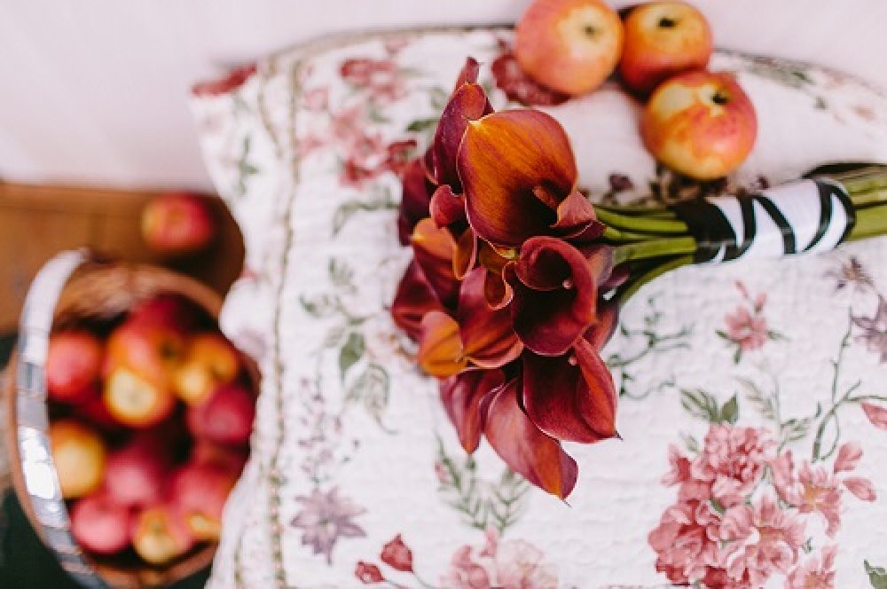 Осенняя Свадьба в ресторане "Галерея" стол жениха и невесты