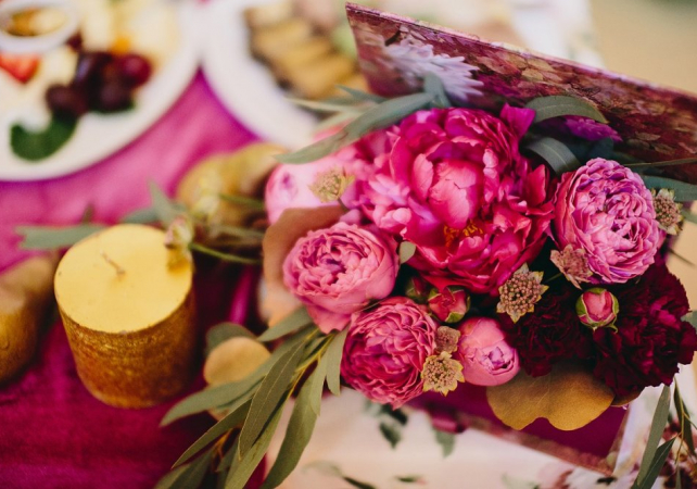 цвет свадьбы 2019, свадьба в розовом цвете, свадьба в цвете фуксия, свадьба в малиновом цвете, флористика LE BOUTON
