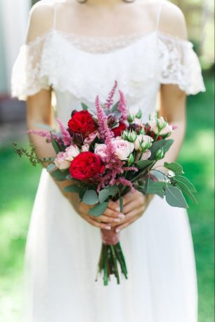 Букет с яркими акцентами