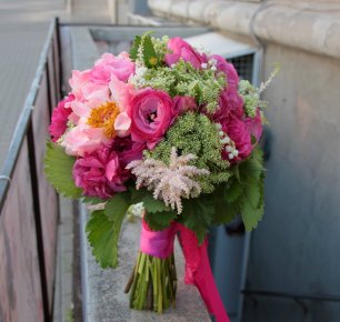 Яркий свадебный букет