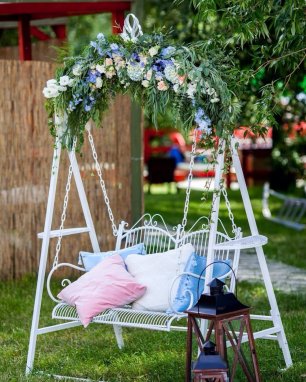 Фотозона-качели