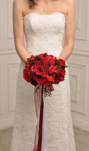 Ярко-красный свадебный букет