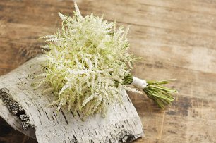 Скромный букет невесты