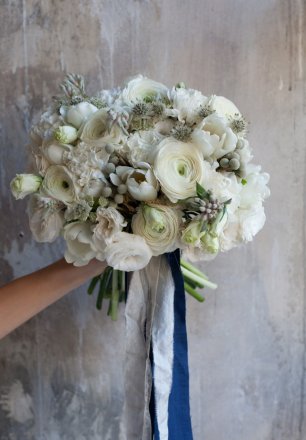 Букет невесты с лентами