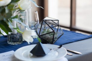 Оригинальная стеклянная ваза геометричной формы