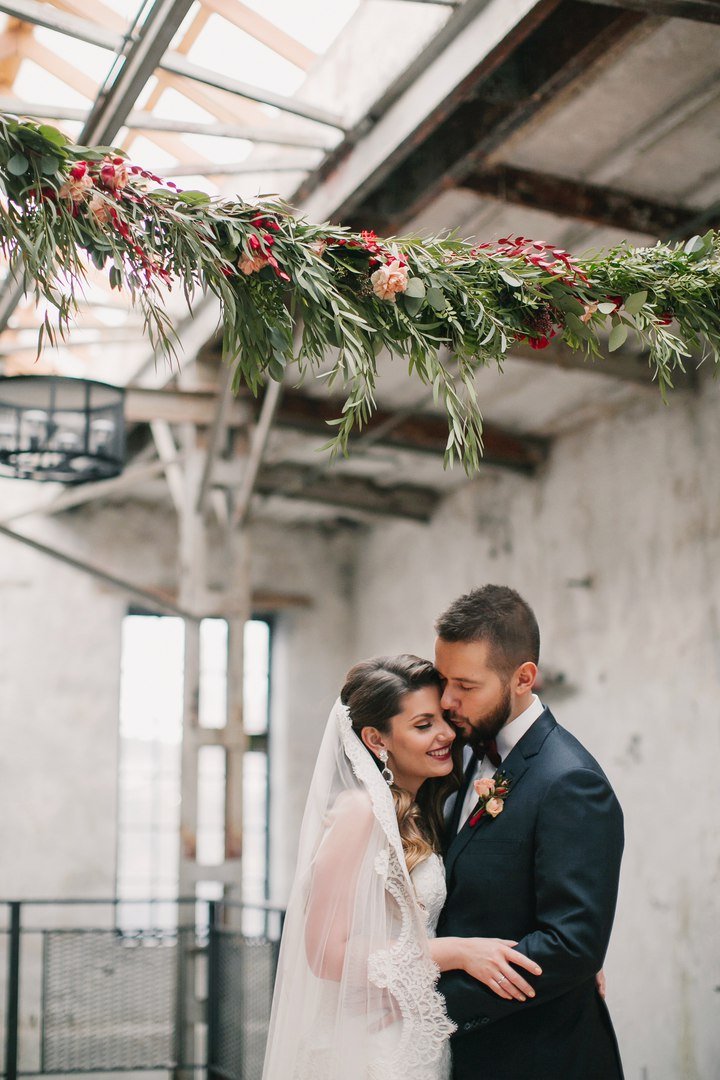 Свадьба в цвете марсала