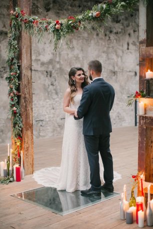 Свадьба в цвете марсала