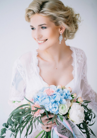 зимняя свадьба в персиковом и голубом цвете, флористика PAGE OF LOVE