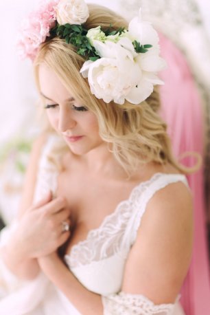 Венок с большими цветами