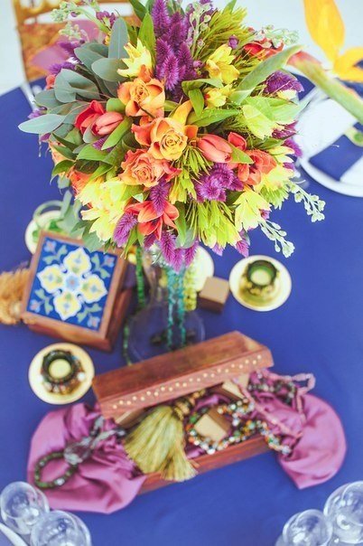 Декор стола для гостей.