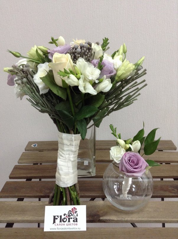 Букет невесты и бутоньерка для жениха.