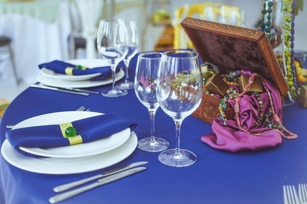 Декор стола для гостей.