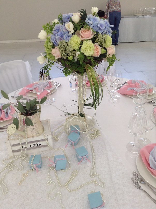 Декор стола для гостей.