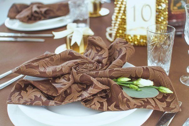 Декор стола для гостей.