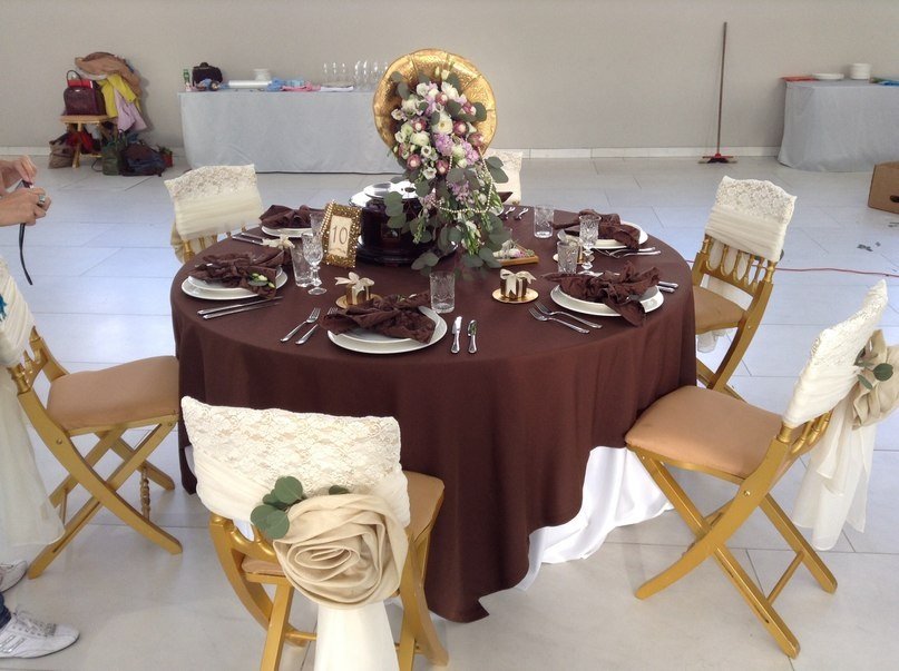 Декор стола для гостей.