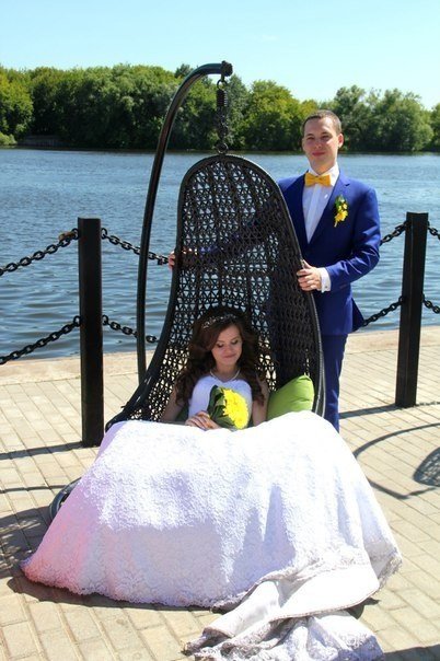 Букет невесты и бутоньерка для жениха. Желто-синяя свадьба.