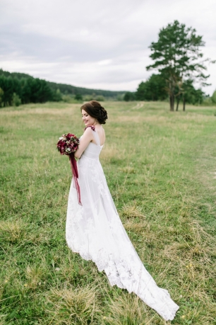 Букет в насыщенных оттенках бордового