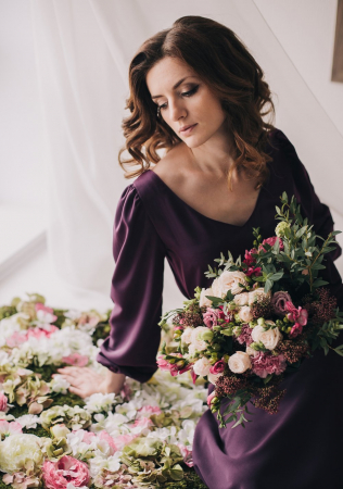 фиолетовое платье невесты, флористика МАКСИМЕНЯ МАРИЯ