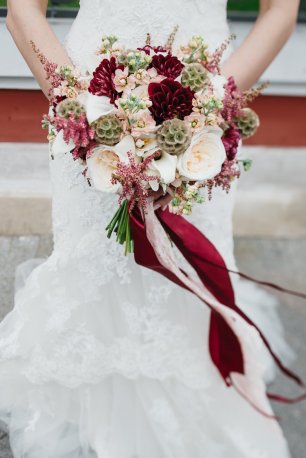 Букет невесты в цвете марсала