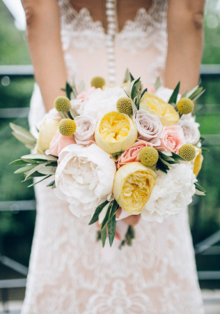 цвет свадьбы 2019, свадьба в жёлтом цвете, флористика FLEUR DE VANILLE