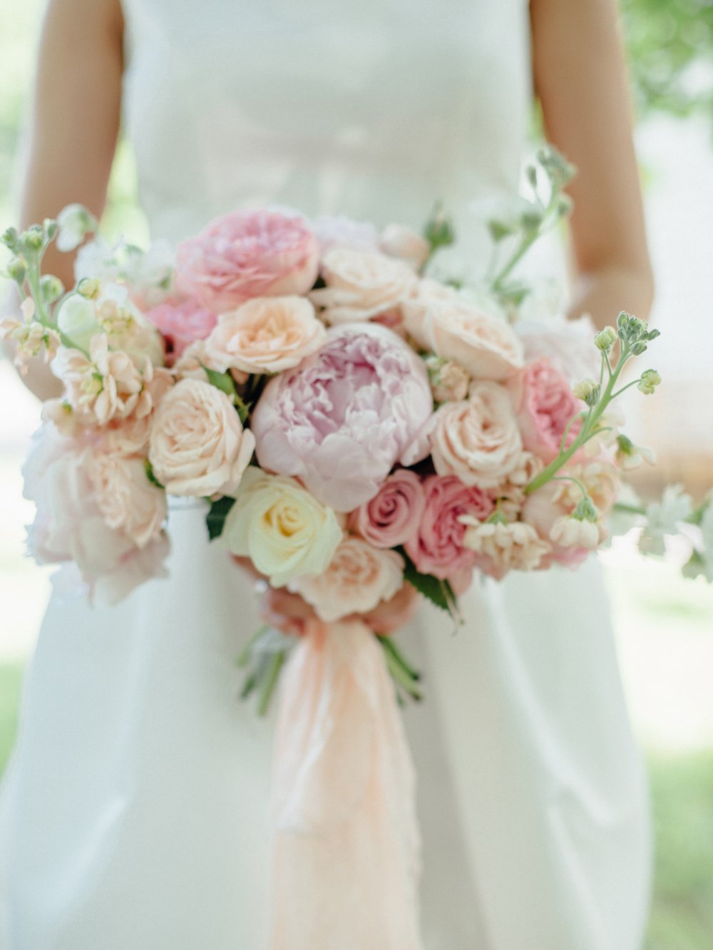 Свадебный букет в бело розовых тонах