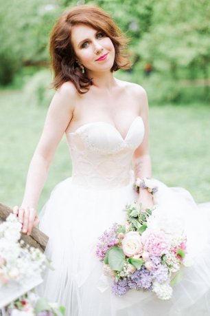 Платье невесты с открытыми плечами