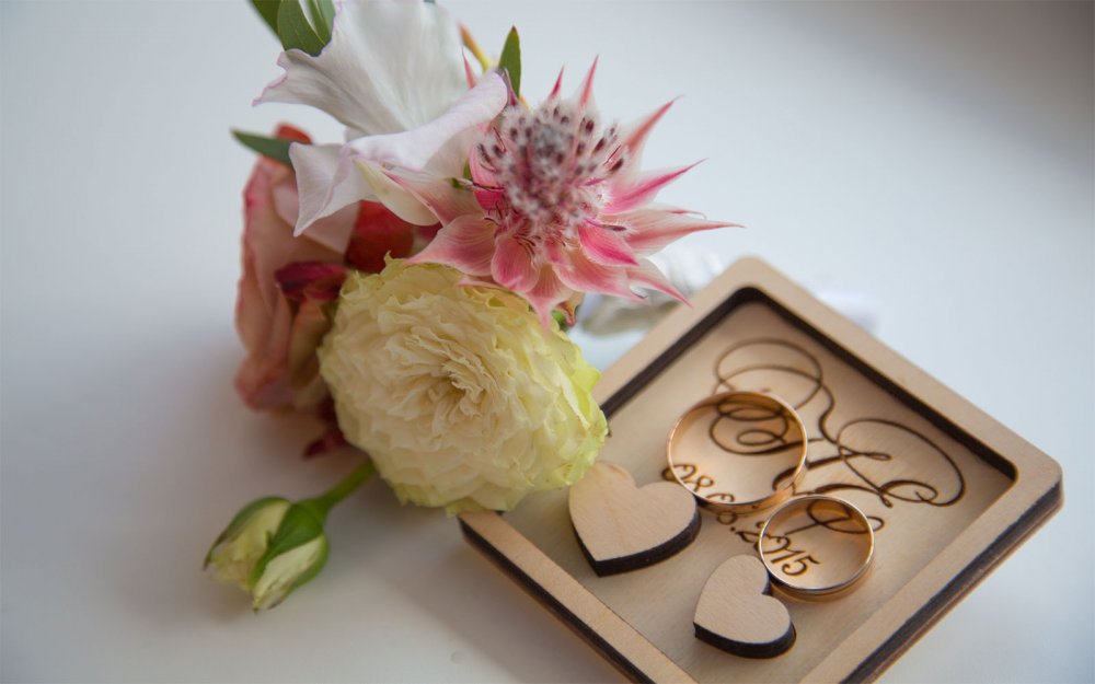 Коробочка для колец с инициалами в Подарок!