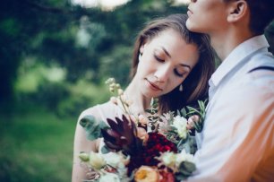 Букет невесты, фотосессия жениха и невесты