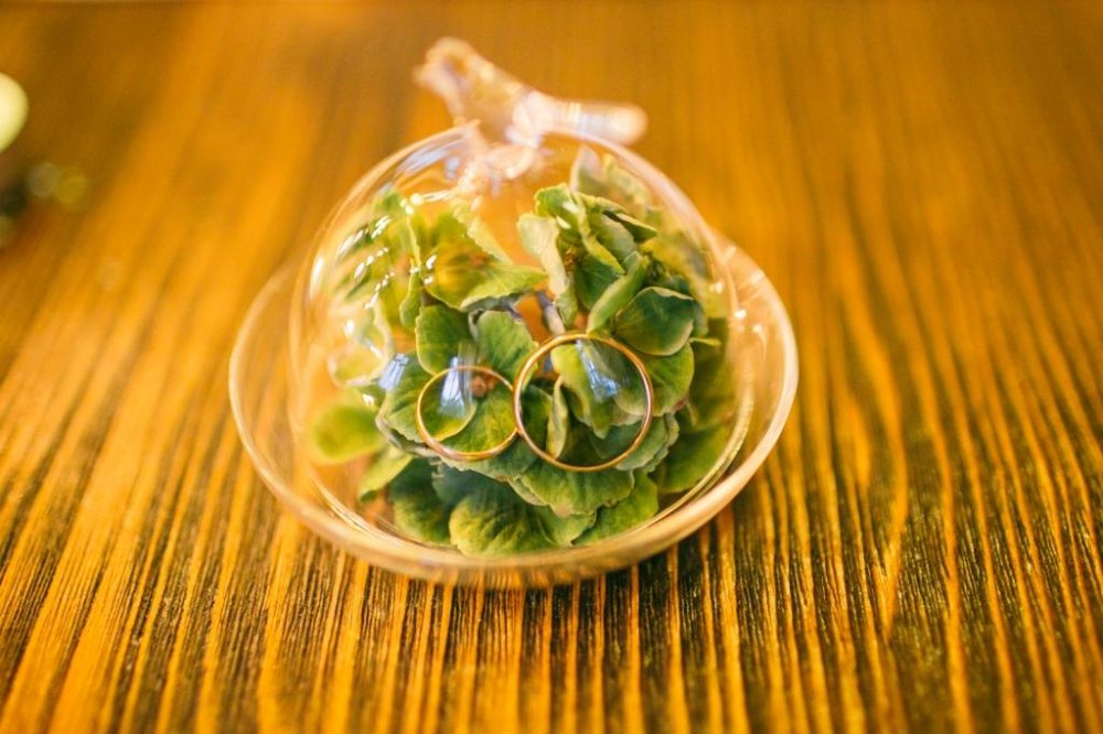 Романтичный вариант "подушки" для колец