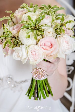 Розовый букет невесты