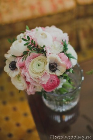 Весенний букет невесты в нежных тонах