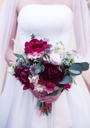 Букет невесты с пионами