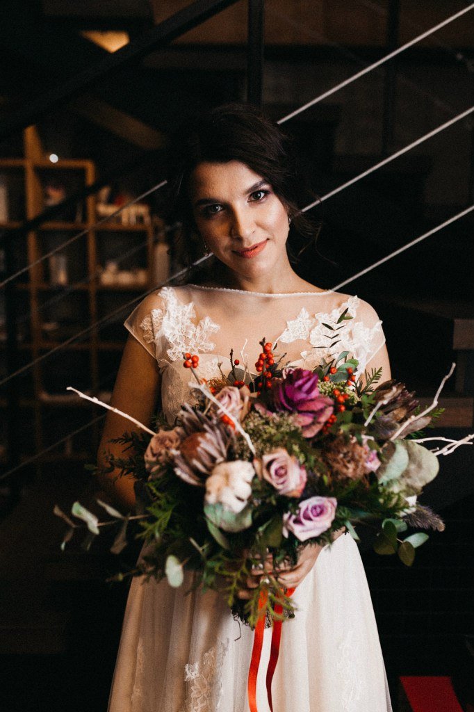 проект :Scotland wedding
Фотографы : Кирилл Терентьев, Белова Ольга 
Декор: студия декора Vishnya 
Причёска и Мейк : Анастасия Белова 
Букет : Лилия Егорова ( Евсеева )
Полиграфия : Ксения Осипова фотографии