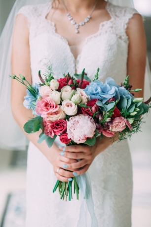 Букет невесты "растрепыш"  в розово-голубых тонах