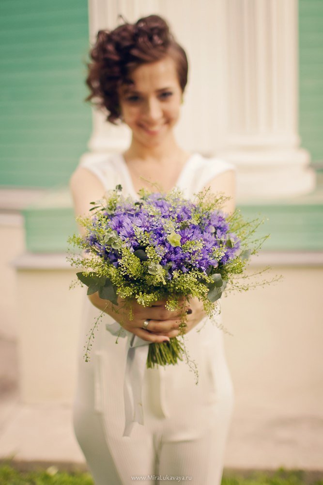 Букет невесты с васильками