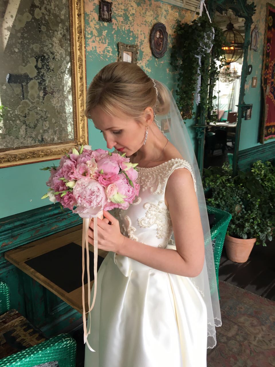 Свадебный букет из пионов