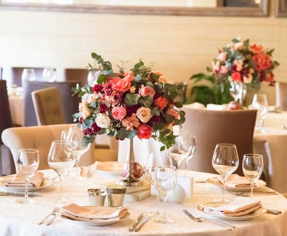 Оформление торжеств Днепропетровск,выездные церимонии,букет невесты,браслет,бутоньерка.