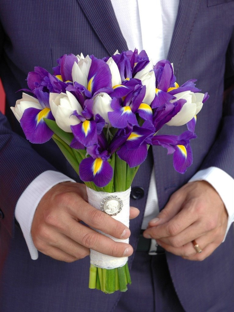 Букет невесты,свадебные букты ,бутоньерки,браслеты.Днепропетровск.