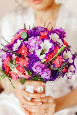 Сочный букет невесты с лавандой