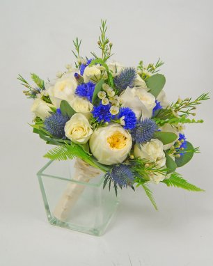 Воздушный букет с васильками