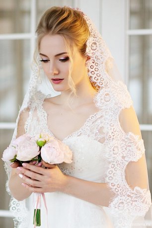 Букет невесты из пионов