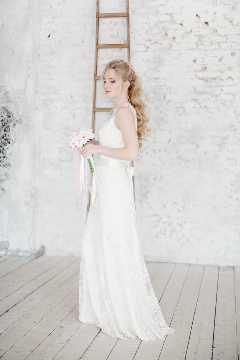 Букет невесты с пионами и розовыми орхидеями