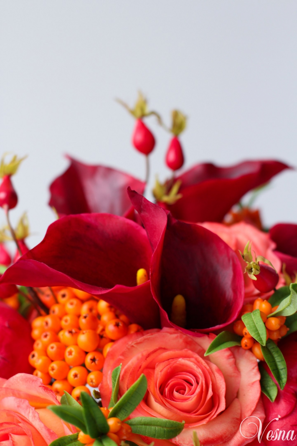 Букет невесты ручной работы. Цвет марсала, красный - осенняя гамма. Каллы, облепиха, розы, пионы, шиповник из полимерной глины.