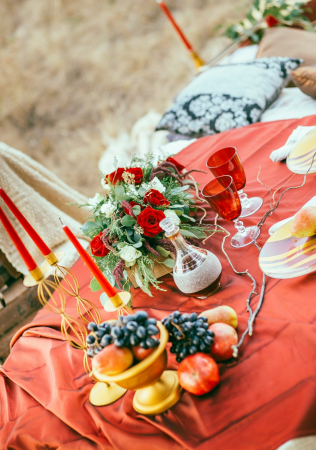 цвет свадьбы 2019, свадьба в красном цвете, свадьба в бордовом цвете, флористика ЖАСМИН СТУДИЯ ФЛОРИСТИКИ