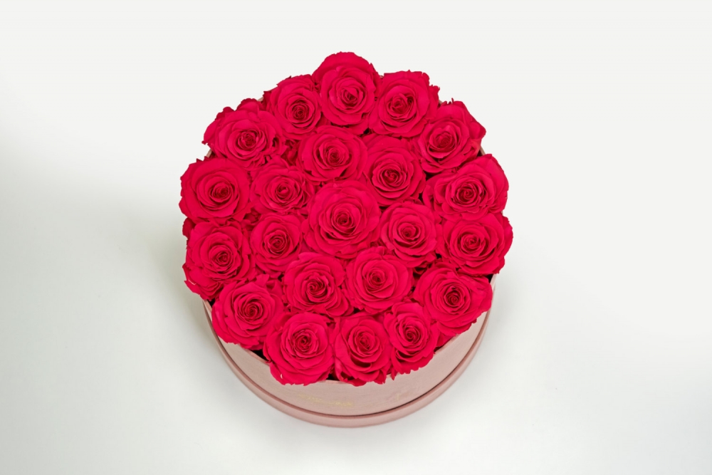 Цветы, букеты, композиции, подарки и украшения. Цветы остаются свежими годами.
http://floraug.ru