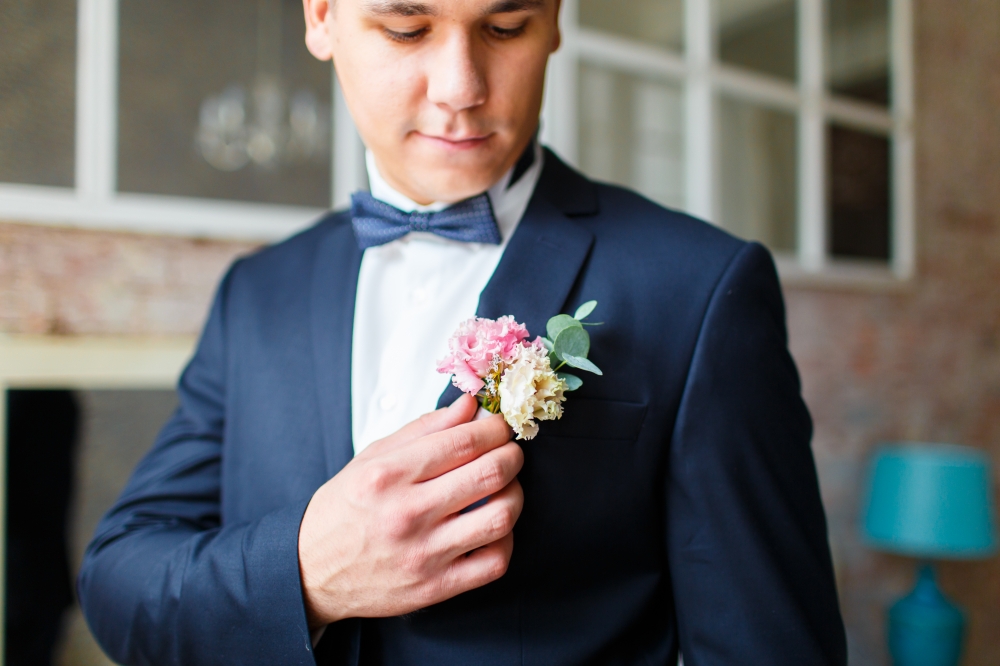 Бутоньерка для жениха в подарок при заказе букета невесты!