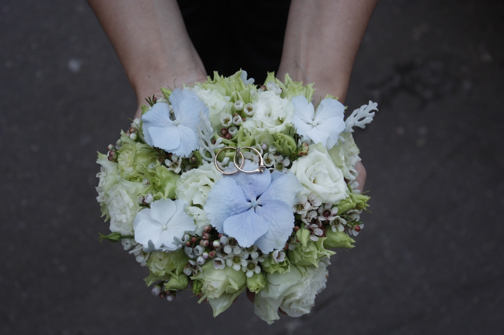 Цветочная подушечка для колец