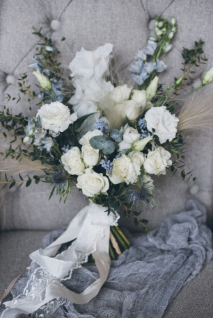 Эффектный авторский свадебный букет