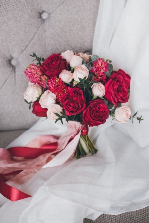 Яркий и сочный авторский свадебный букет